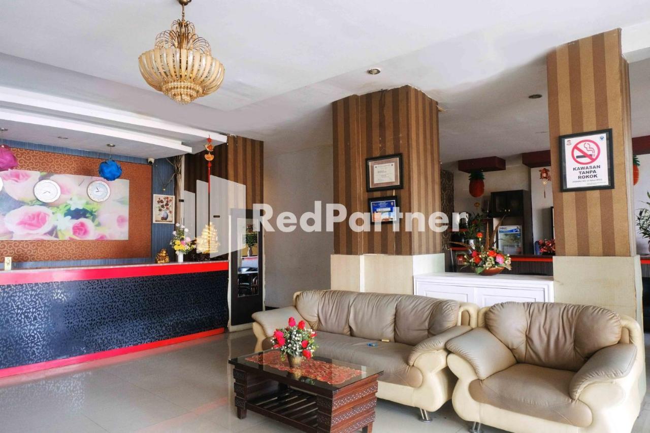 Hotel Permata Makassar Mitra Reddoorz Balangberu المظهر الخارجي الصورة